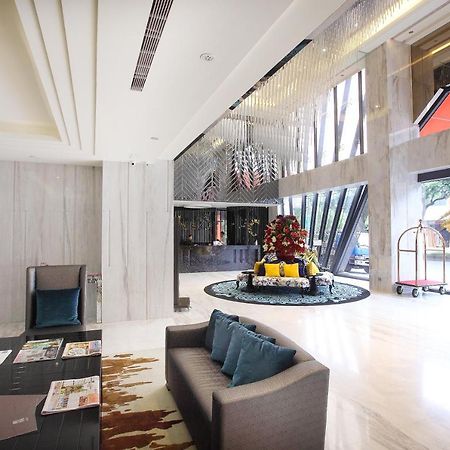 冠月精品旅館-Puli Ease Hotel Exterior photo